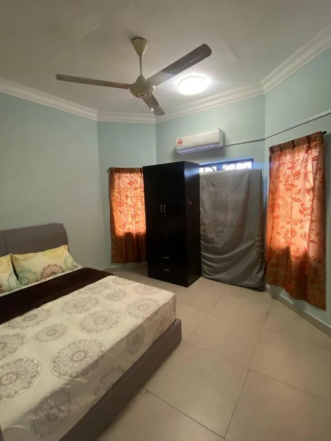 Kota Damansara Homestay Petaling Jaya 0*,